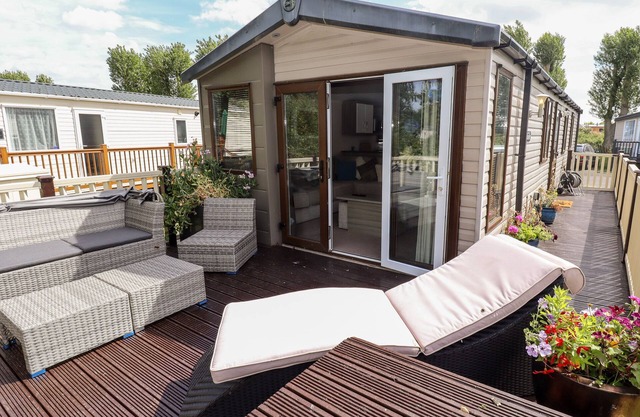19 THE BRAMBLES, family friendly in Humberston, Lincolnshire