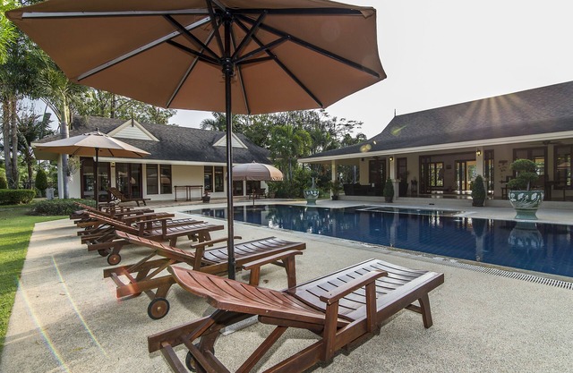 1900m2 private villa with big pool, perfect for families & fast WiFi. In Hua Hin