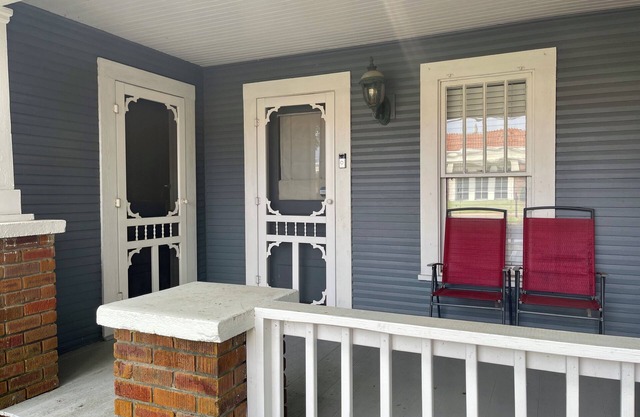 1920's Craftsman Cottage - 3BR You're Gonna Love This Place! Across from PRCC.