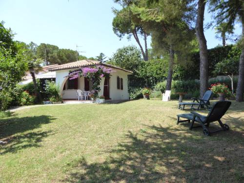 197 - Villetta a schiera trilocale al Taunus, con portico e ampio giardino di mq 400 - climatizzata SPIAGGIA inclusa nel prezzo