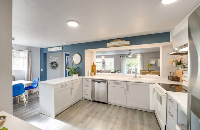 198) Perfect for larger families + Hot Tub!