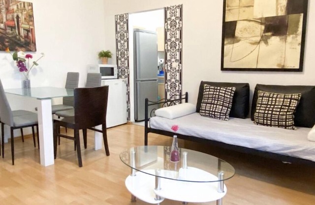 1A location-3Room- S-U station Schönhauser Allee. Historical location. Child friendly
