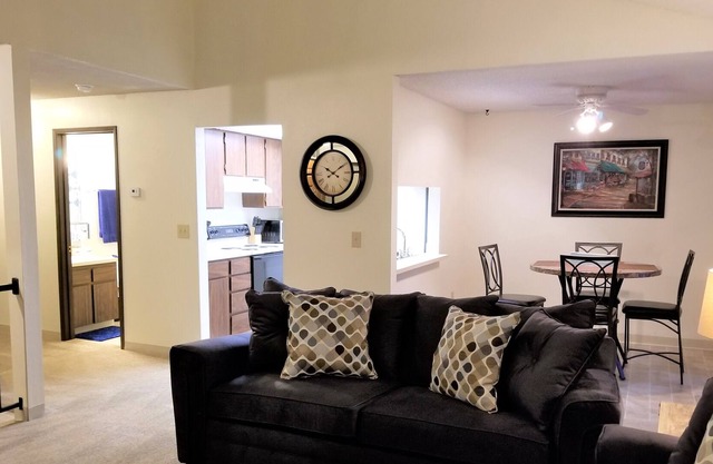 1b/1b - 760 sqft - Ad: 120WA