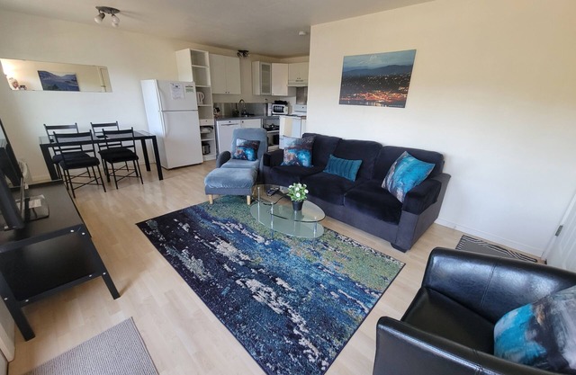 1b/1b DOWNTOWN HOOD RIVER Suites Apt