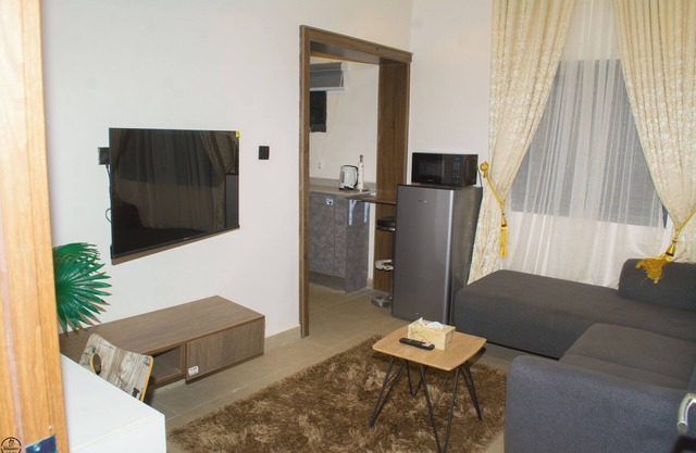 1BD Serenity Dubai Suites
