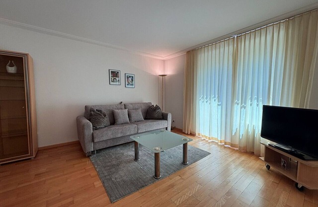 1Bedroom apt near lake (Joy)