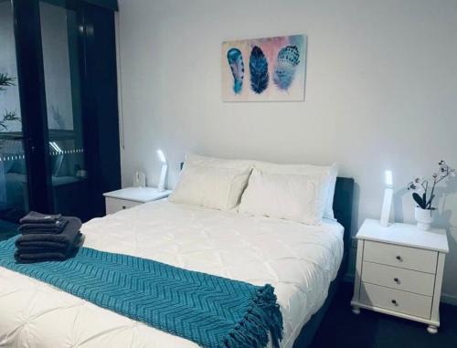 1BR-1BR-1Car-Sleeps 4-Pool-CBD