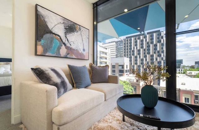 1BR Apt in Clayton Mel CBD with City view