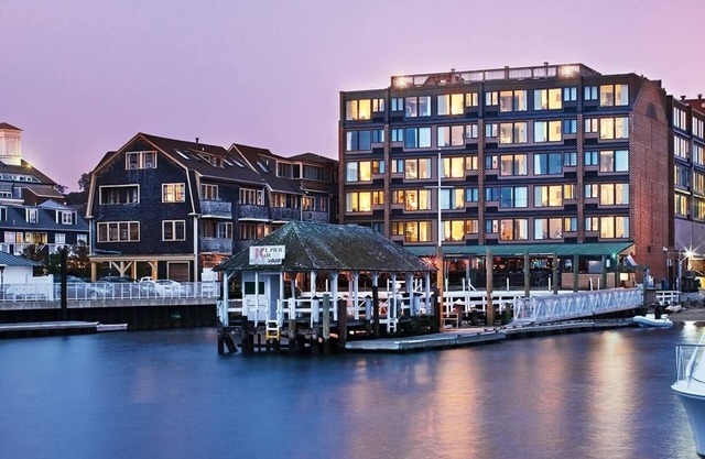 1br+ Condo Vacation w/Harbor & City Fun!