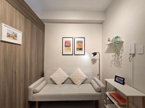 1BR Condotel with Balcony at FAME Residences #FM46-1