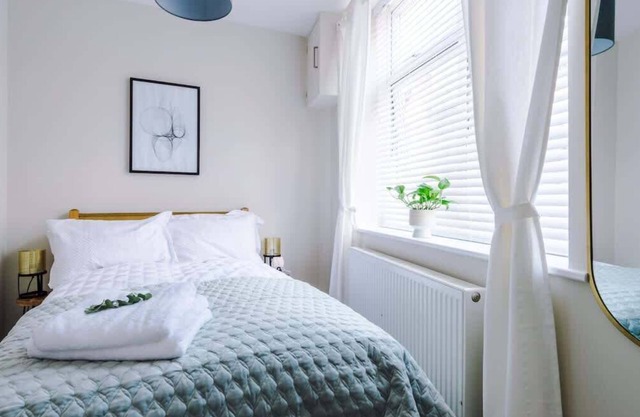 1BR Designer apartment for City Breaks in Chester.