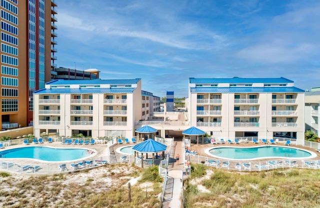 1BR Gulf Front Condo - 3 Pools - Sugar Beach 304
