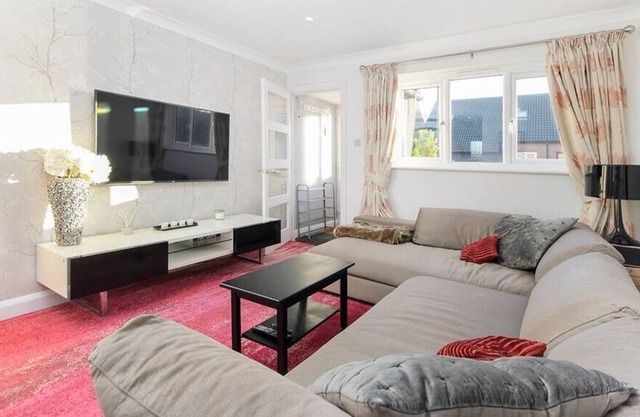1BR House in Addlestone Your Perfect Retreat