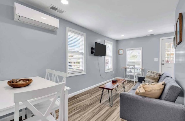 1BR Luxury Victorian Apt | Near Asbury & Cafe's