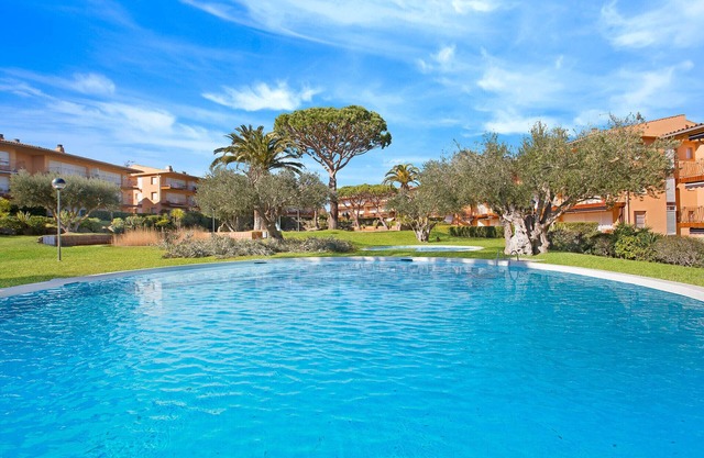 1I 23 - Cozy apartment with pool near the beach of Calella de Palafrugell