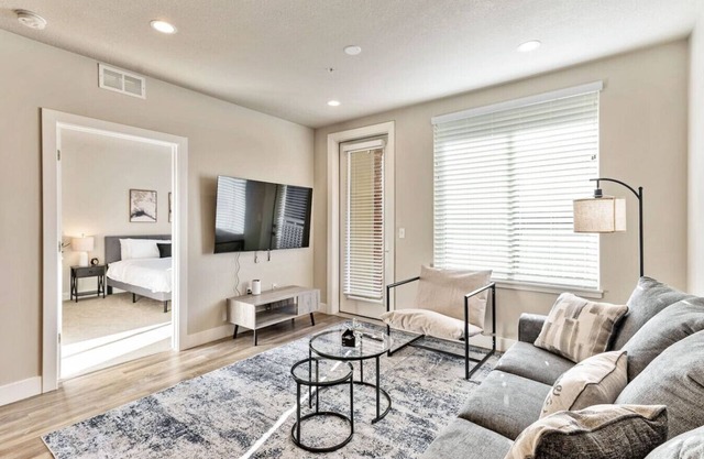 1min Delta+Salt Palace |King Bed |Gym |Parking