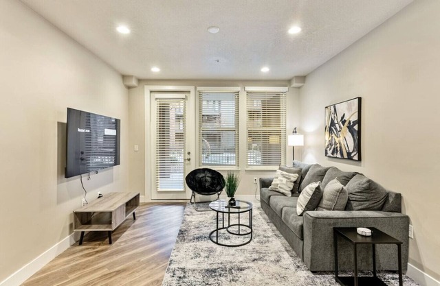 1min Delta+Salt Palace |King Bed |Gym |Parking