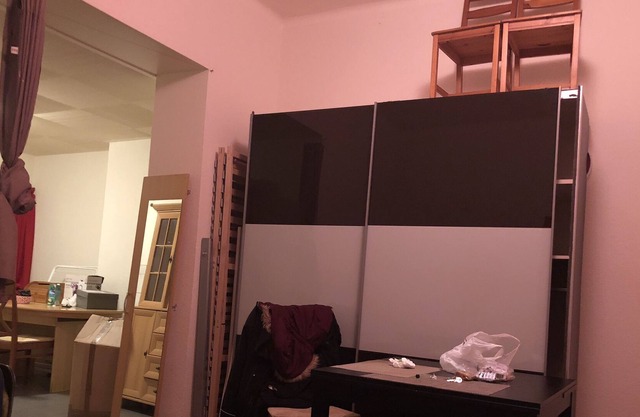 1pc big studio type in center of lausanne u can stay 2 person