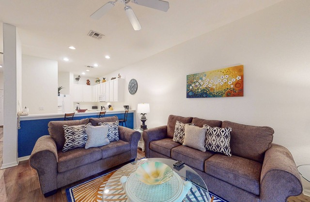 1st floor condo w/basketball court, pools, tennis court, gym