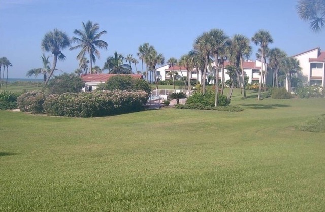 1st Floor Home Away from Home - Steps to Beach - Pool