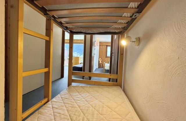 1st floor, view ski slopes, balcony, parking, tv, ski locker, 35m², Praz sur Arly