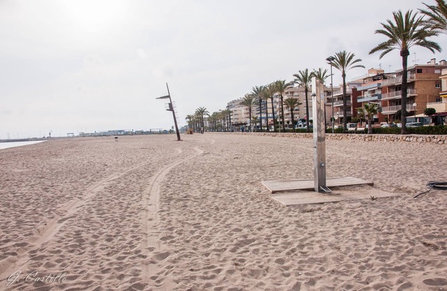 1st line beach apartment