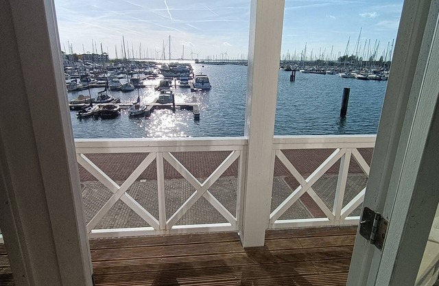 1st line water front 5 Minutes to the beach and 10 mins to old town center.