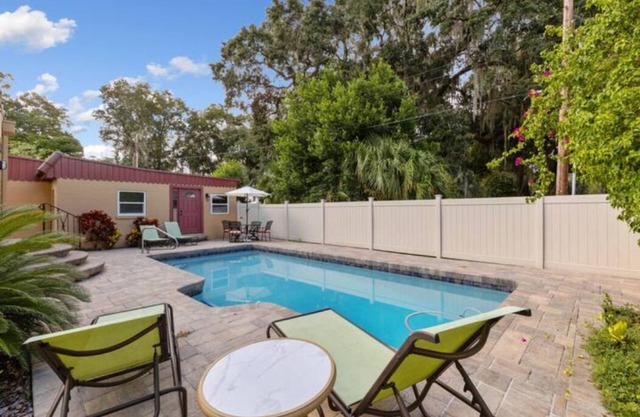 2/1 Spanish Cottage w/Pool + Pet Friendly