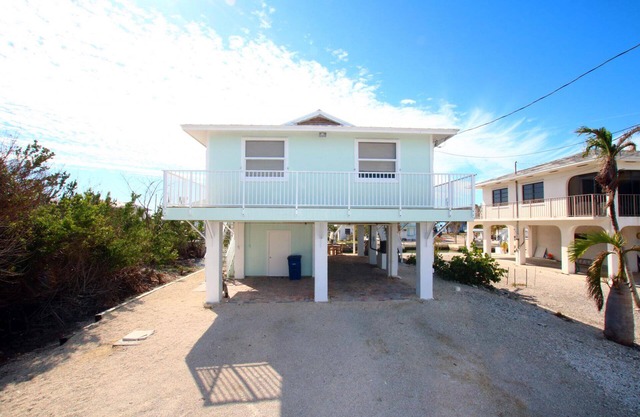 2/2 Canal Front Home Big Pine Key. Easy ocean and gulf access!