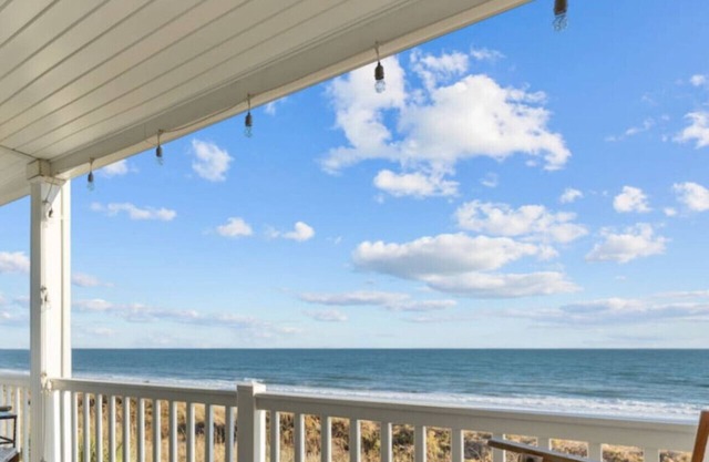 2/2 Oceanfront Condo w/Pool - Windy Hill