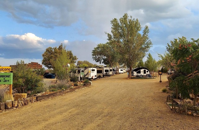 (2) 60' Back-ins or (1) Extended RV Site Pull Through (up to 45'), Full Hookup (30/50 amp), Fire Rings and Picnic Tables