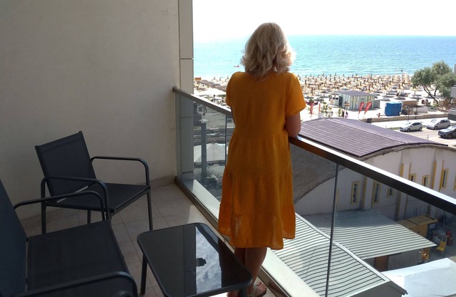 2 Appartments , next to each other, on the beach, splendid view, max 10 persons