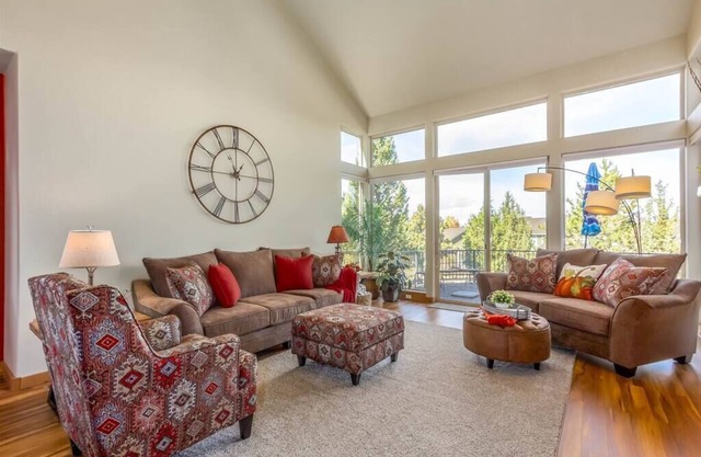 2 Bd/2 Bth, Eagle Crest Resort, Resort Amenities!