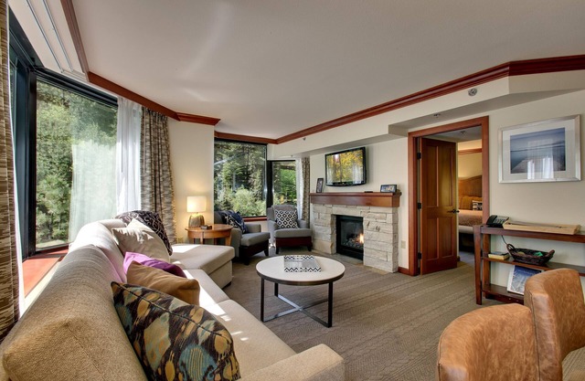 2 BDRM Hyatt’s EVERLINE™️Resort@Spa! Amenities galore.Ski-inout,pools,hot tubs 😎