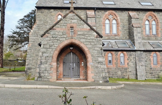 2 bedroom accommodation in Criccieth near Porthmadog