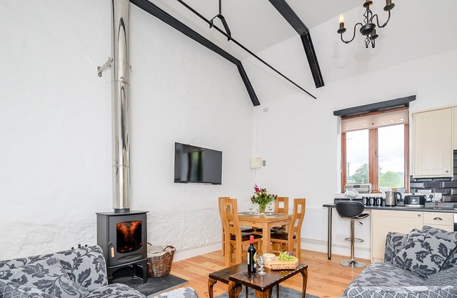 2 bedroom accommodation in Taunton and The Quantocks