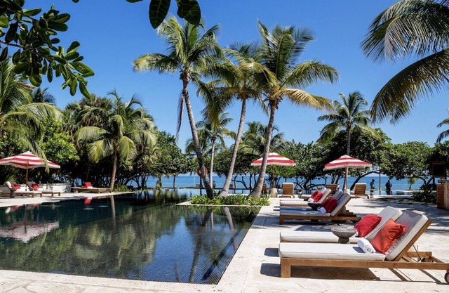 2 Beachfront Units, Outdoor Pool, Outdoor Deck, On-Site Dining