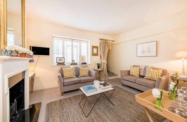 2-Bed Apartment, Notting Hill