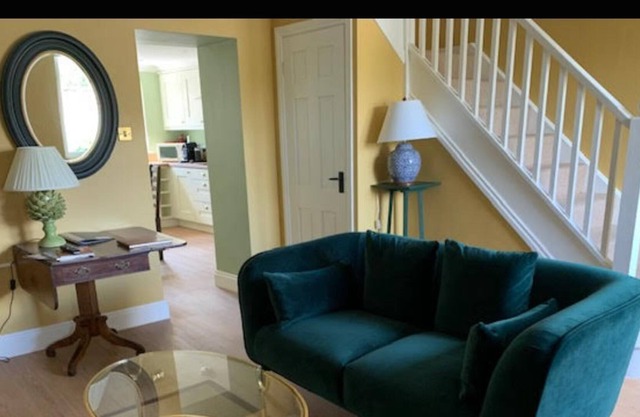 2 Bed Cottage with courtyard view