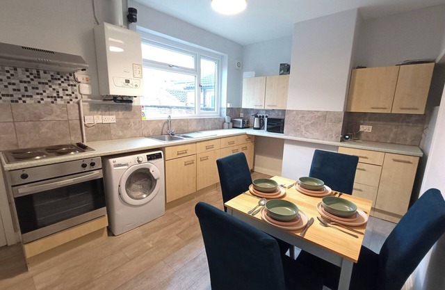 2-bed Darlington Townhouse, Garden & Free Parking