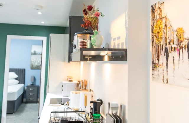 2 Bed Deluxe Apartment/Free Parking/Free WiFi