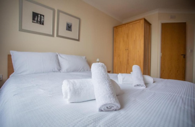 2 Bed Ideal for Contractors with 2 Free Parking