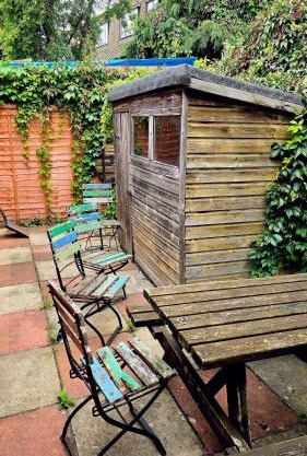 2 Bed Parkside House With Garden