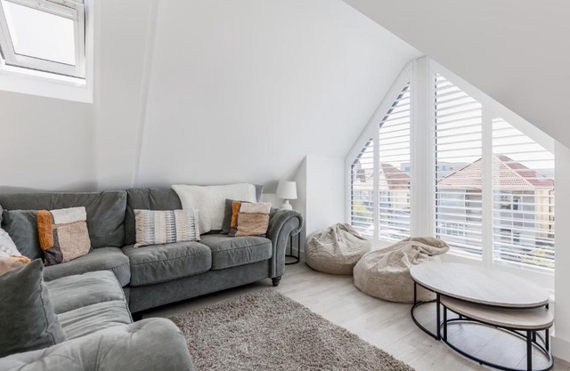 2 bed Seaside Apartment with Parking
