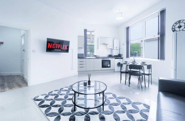 2 Bed Spacious Luxury Flat In Camden London Walking Distance To Camden Market