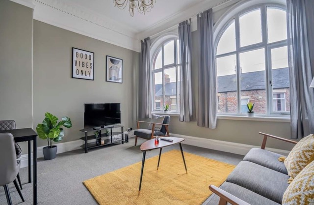 2 Bed-Town Centre-Free Parking