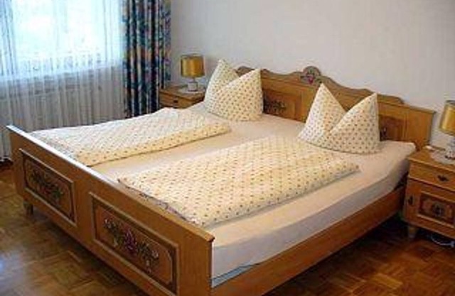 2-bed vacation apartment 1 - Haus Burgblick