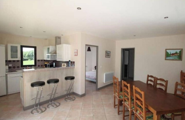 2-bedroom house for 4 people with swimming pool