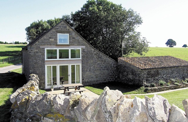 2 bedroom accommodation in Lockton near Pickering