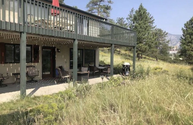 2 bedroom 1 bath close to downtown and RMNP- sleeps 4-6